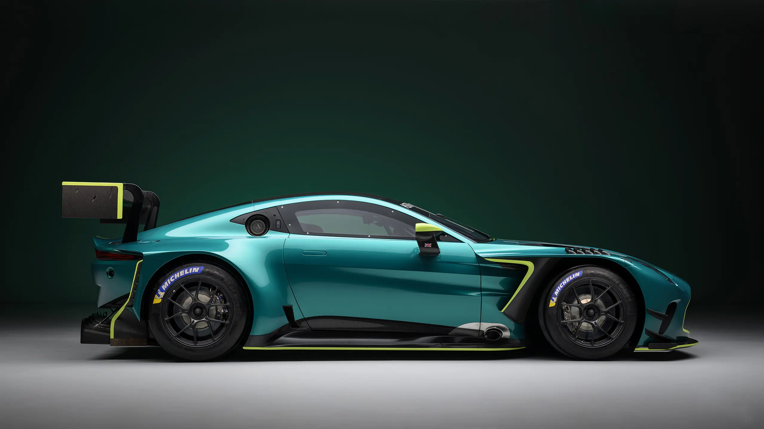 Новый Aston Martin Vantage GT3